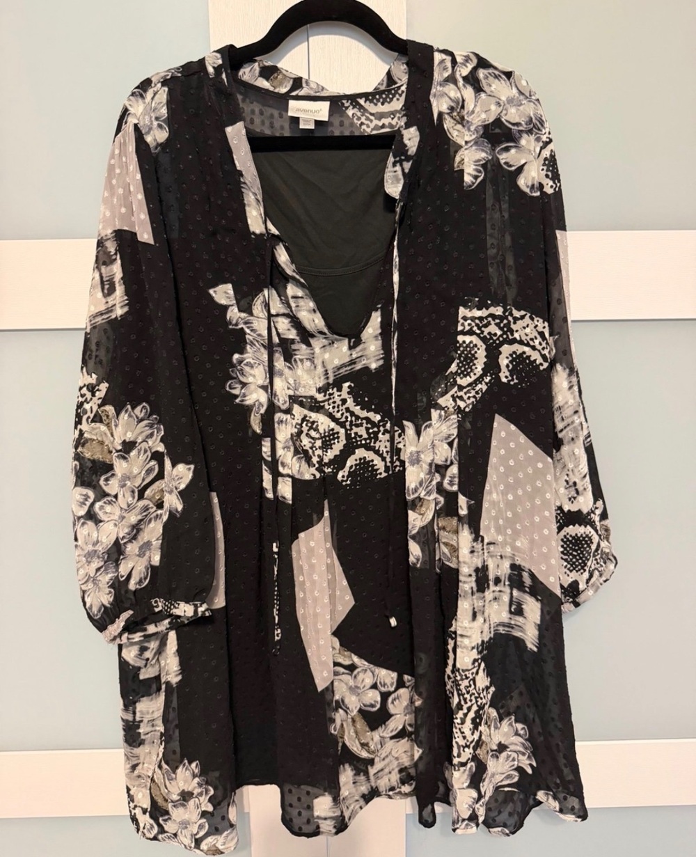 Avenue Floral Abstract Print Swiss Dot Tunic